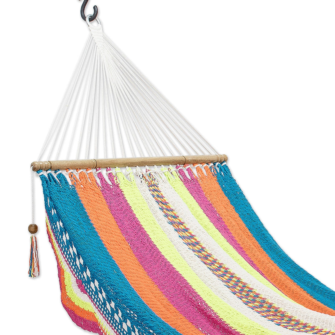 Handcrafted Cotton Rope Hammock in Colorful Hues (Single) - Tropical Dreams