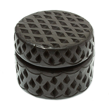 Handmade Barro Negro Decorative Box - Round Trellis